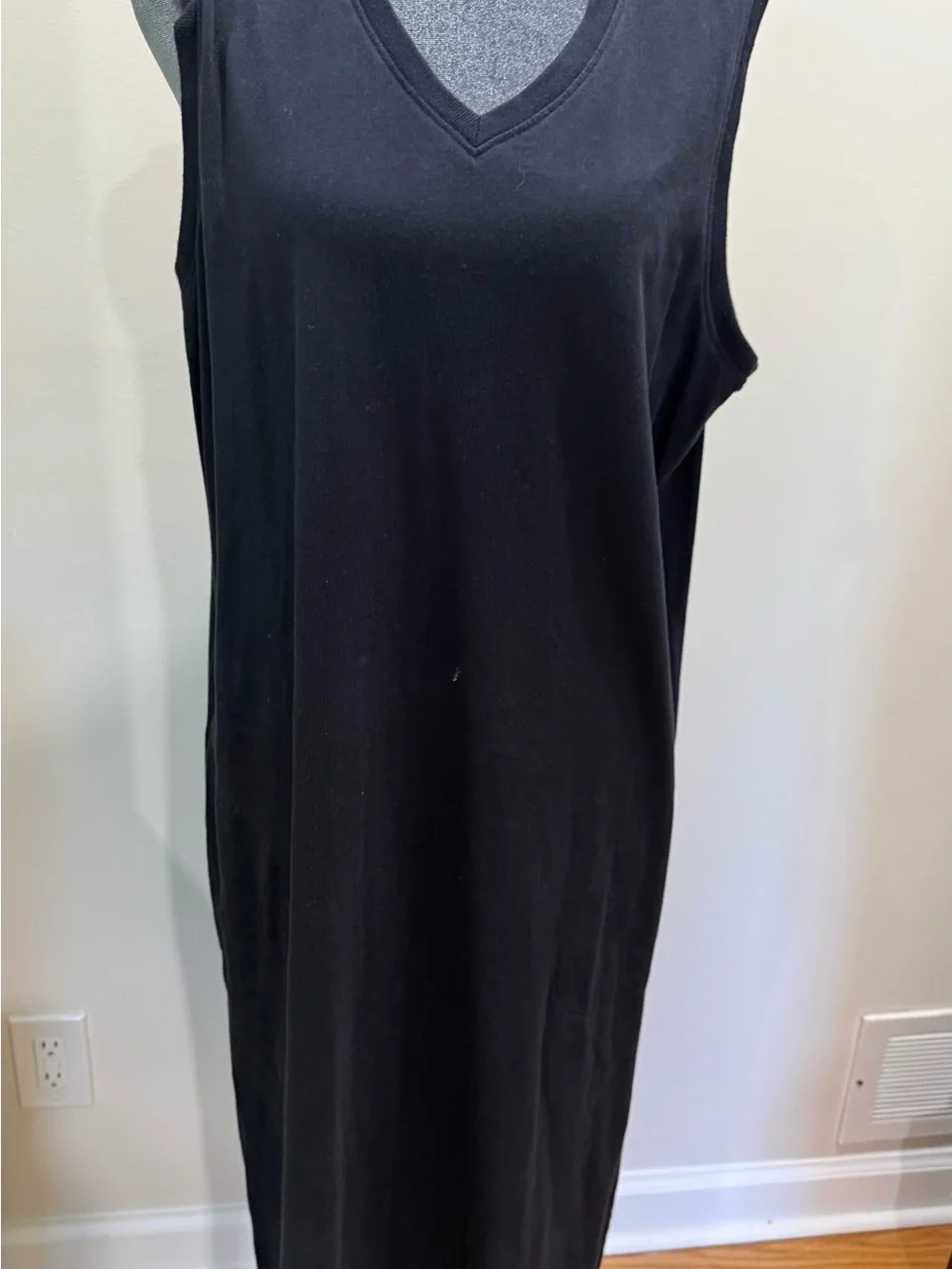 Lands' End Black V‑Neck Sleeveless Maxi Dress - Picture 2 of 10